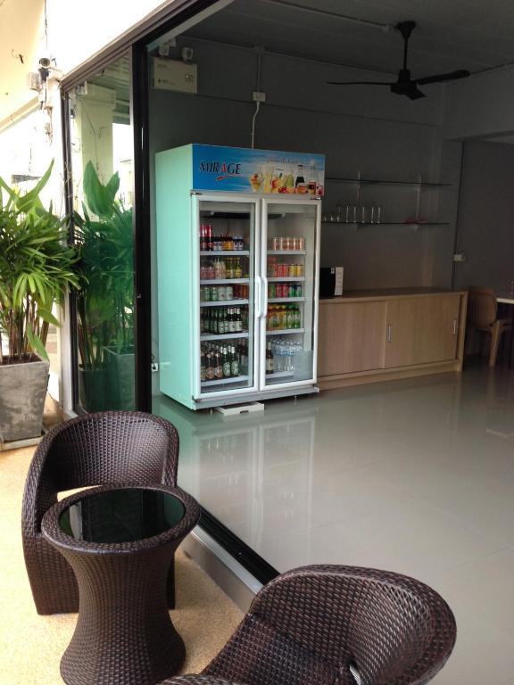 Chalong Sea Breeze Hotell Exteriör bild